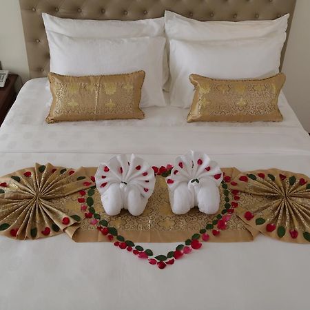Pacific Hotel Янгон Екстер'єр фото