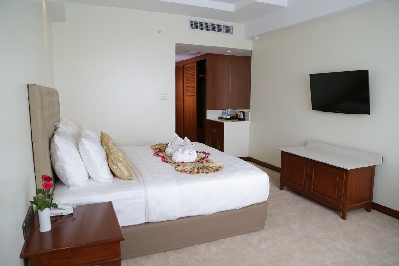 Pacific Hotel Янгон Екстер'єр фото